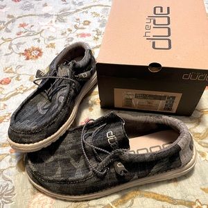 Hey Dudes Wally camo men’s size 8
